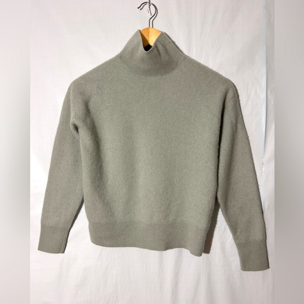 Oak + Fort cashmere black label sweater turtleneck mint green small